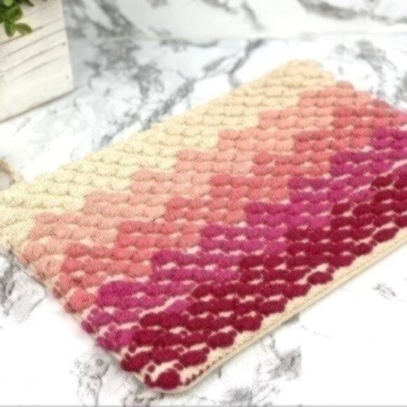New! Pink Ombré Woven Clutch - Picture 5 of 6